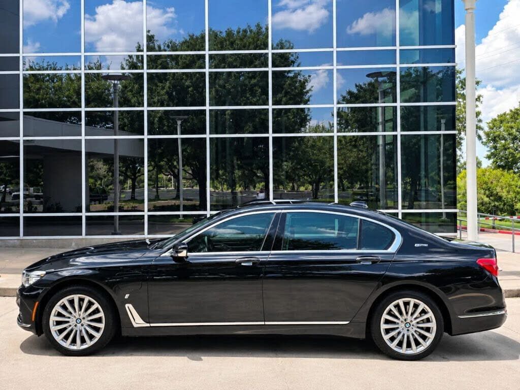 2016 BMW 750i