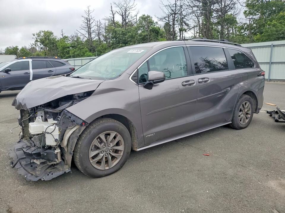 2021 TOYOTA Sienna