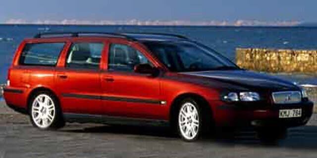 2001 VOLVO V70