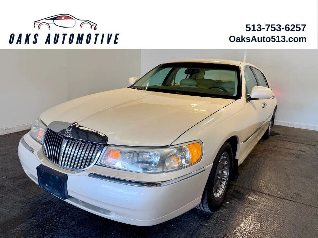 1998 LINCOLN Town Car