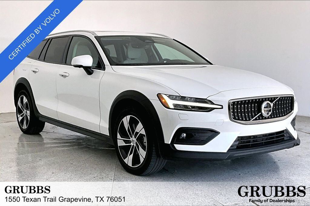 2023 VOLVO V60CC