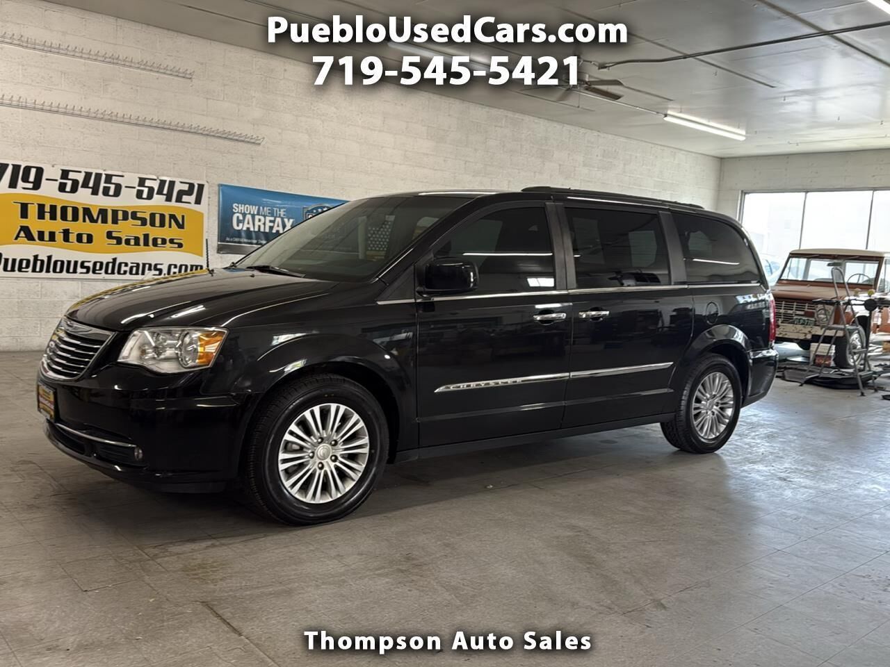 2016 CHRYSLER Town and Country
