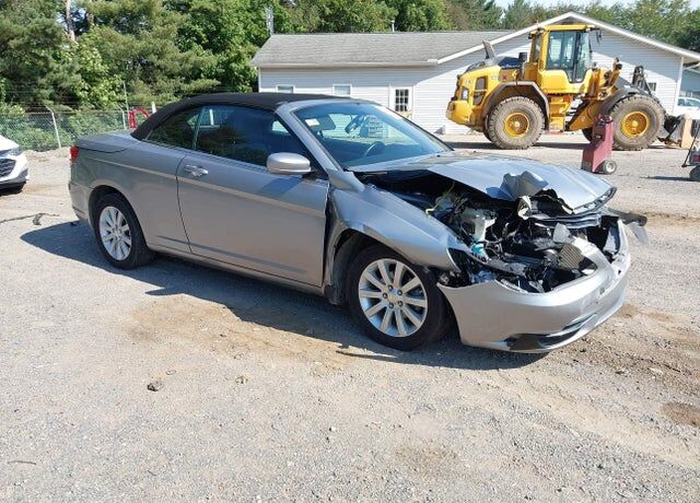 2014 CHRYSLER 200