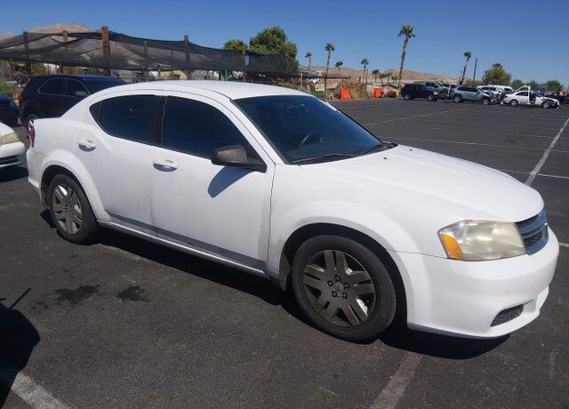 2013 DODGE Avenger