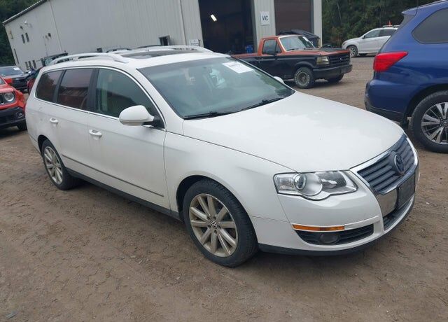 2010 VOLKSWAGEN Passat