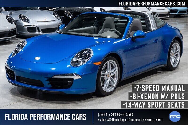 2015 PORSCHE 911