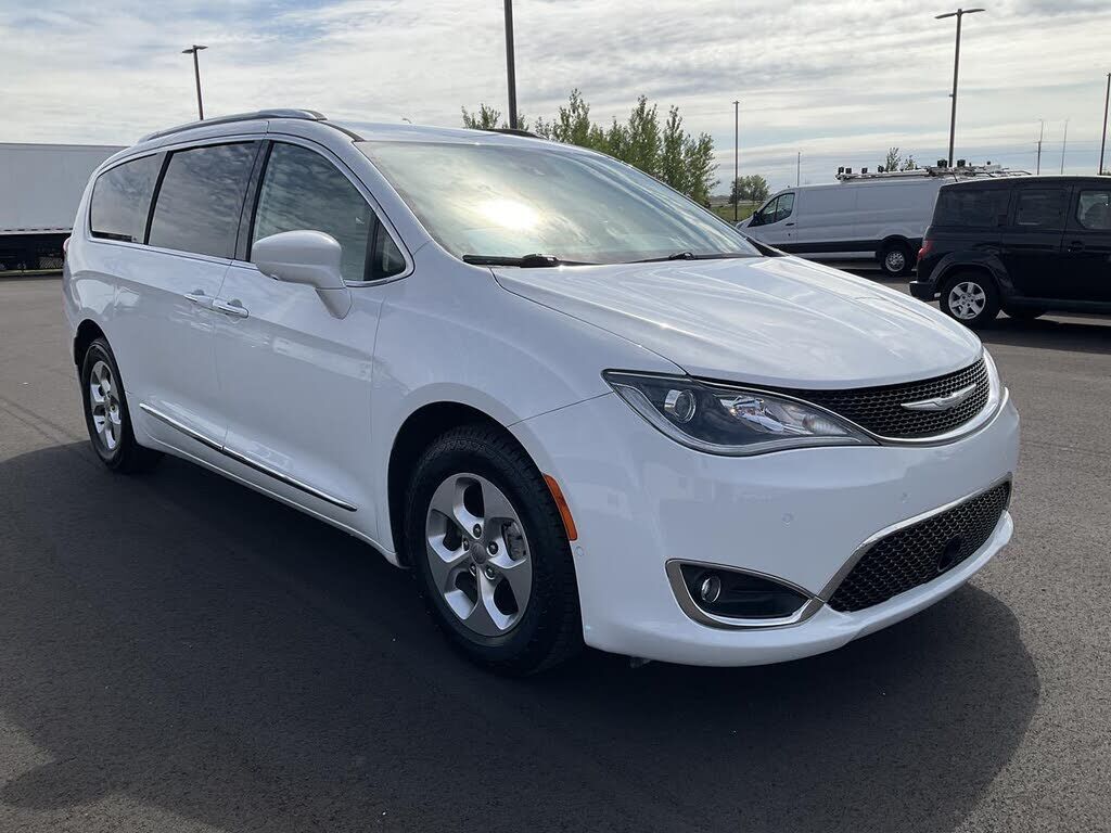 2017 CHRYSLER Pacifica