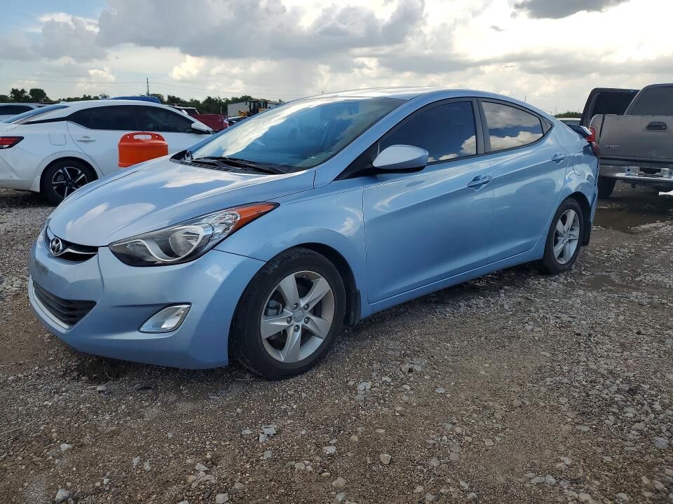 2013 HYUNDAI Elantra