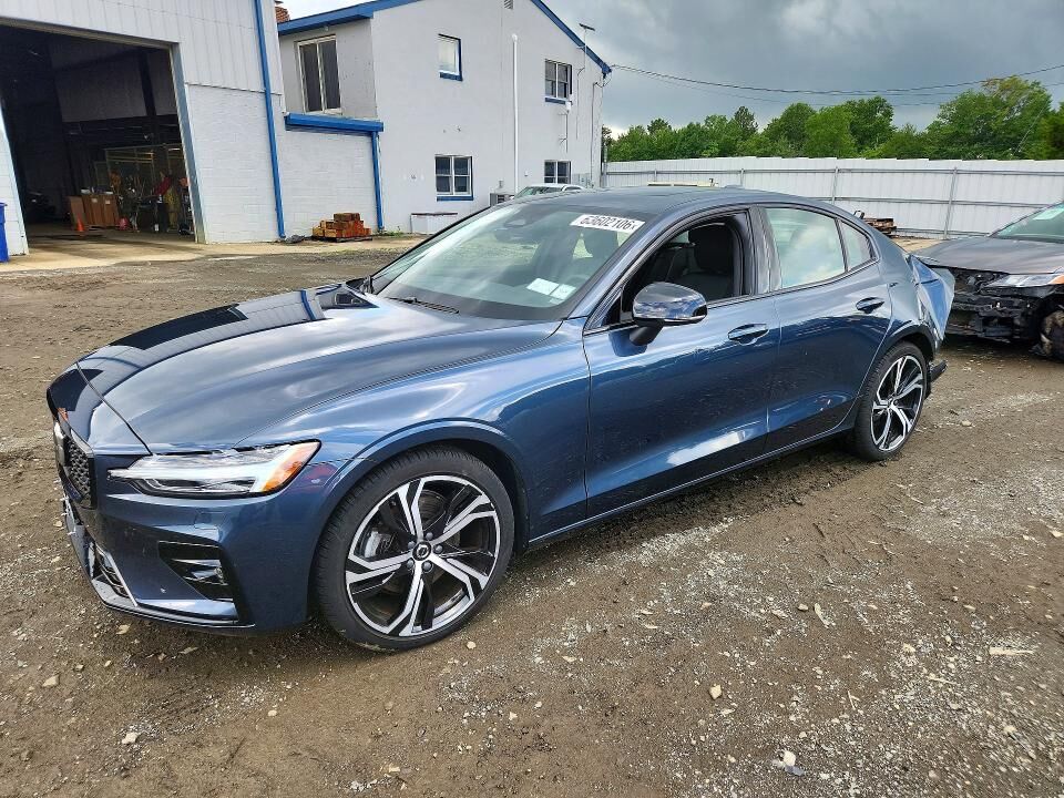 2024 VOLVO S60