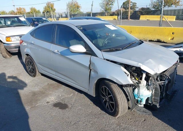 2013 HYUNDAI Accent