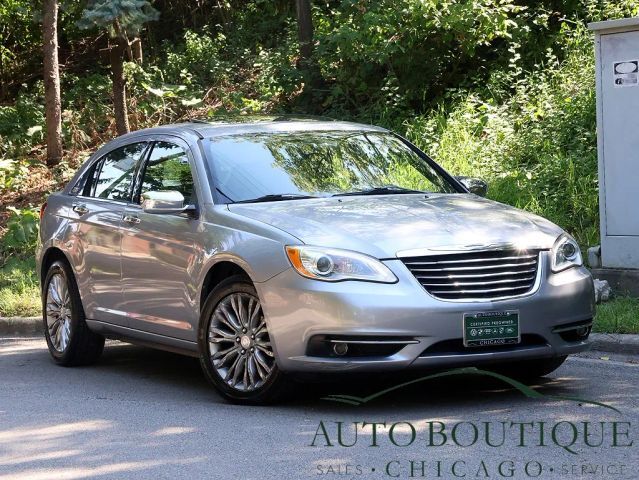 2013 CHRYSLER 200