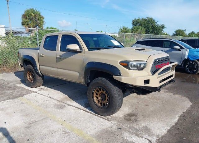 2017 TOYOTA Tacoma