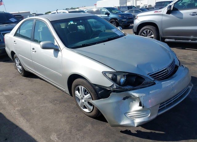 2005 TOYOTA Camry