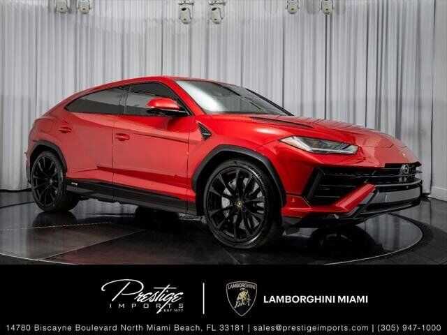2024 LAMBORGHINI URUS