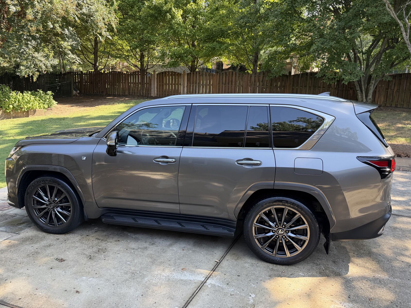 2023 LEXUS LX