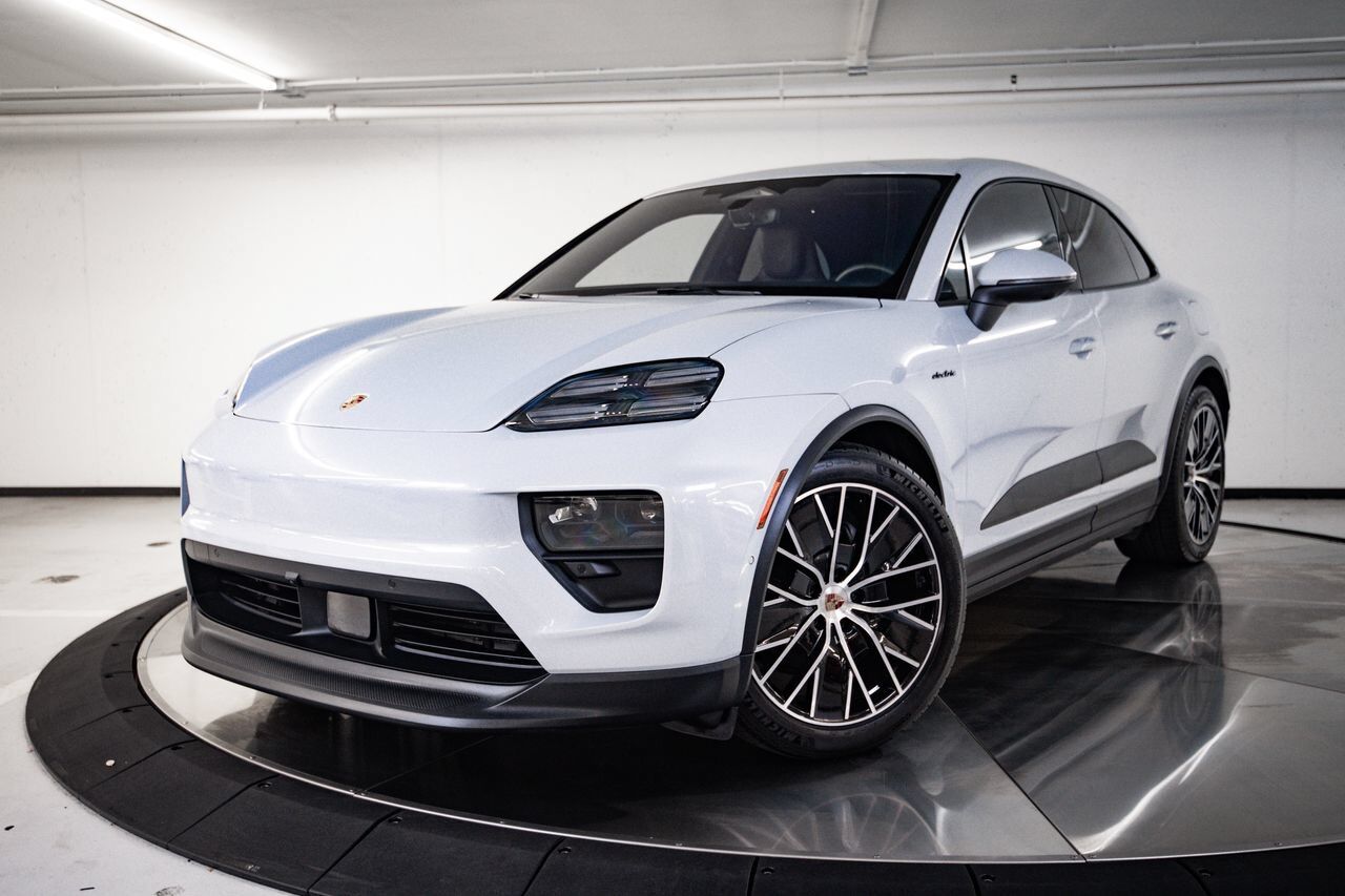 2024 PORSCHE Macan