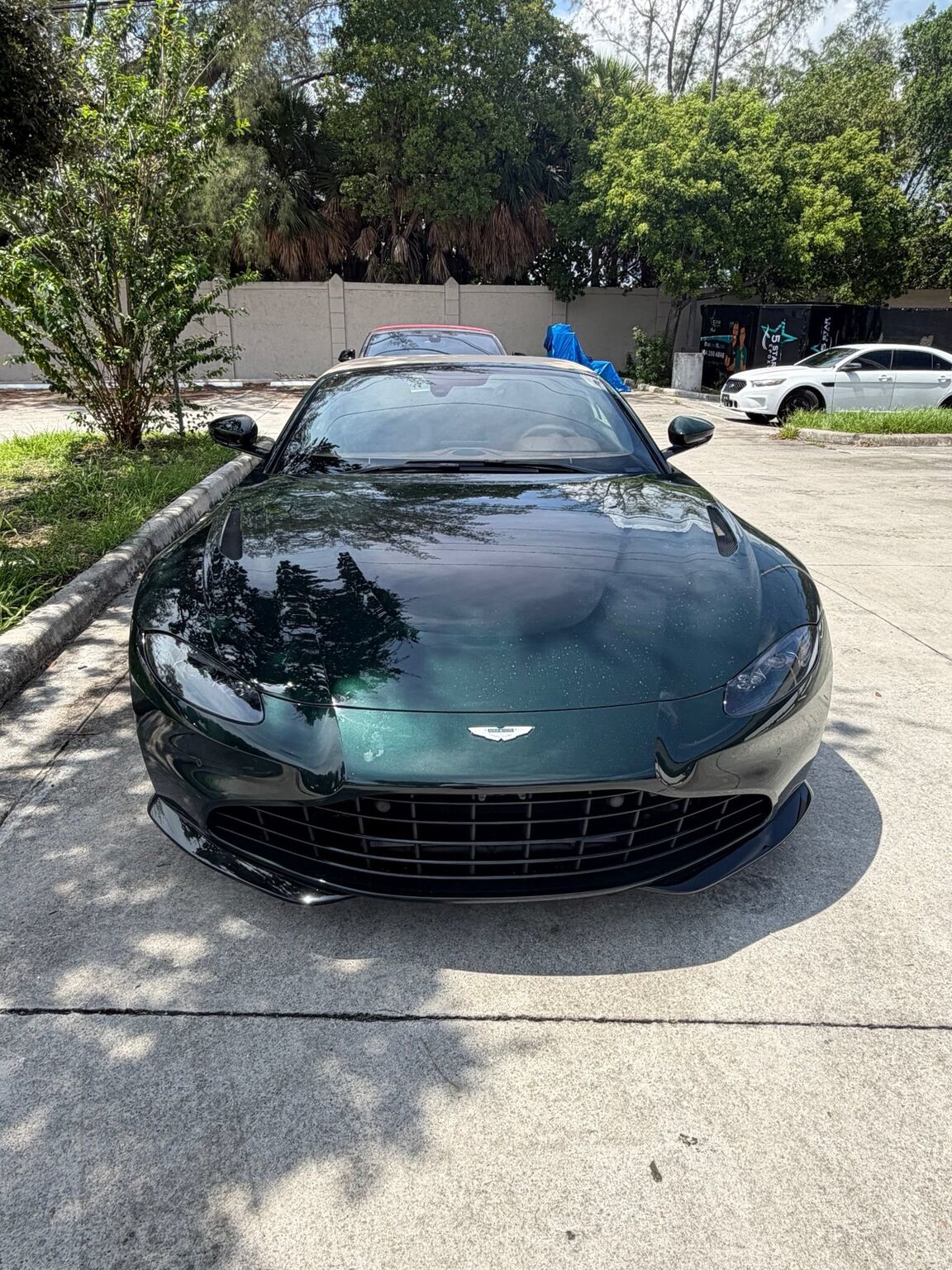2021 ASTON MARTIN Vantage