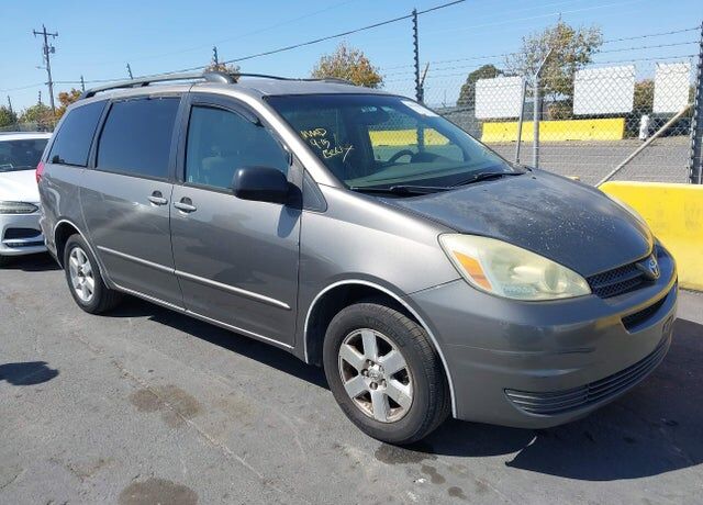 2004 TOYOTA Sienna