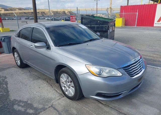 2013 CHRYSLER 200