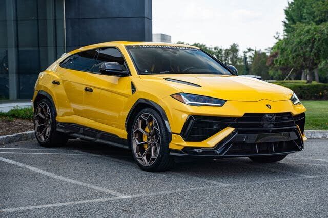 2024 LAMBORGHINI URUS