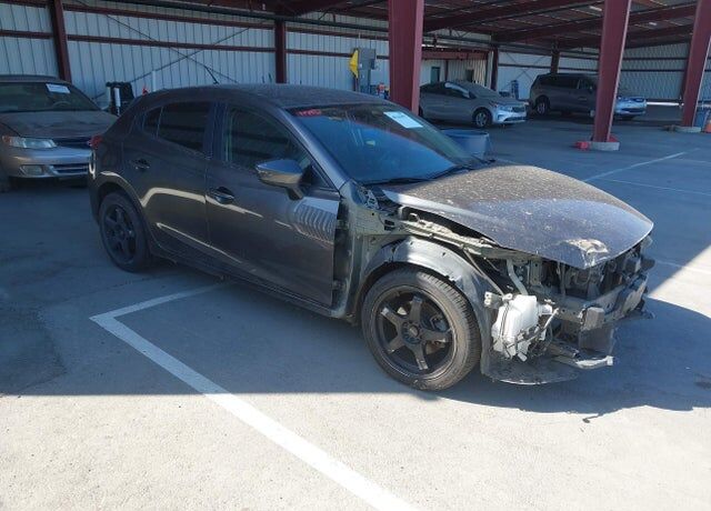 2017 MAZDA Mazda3