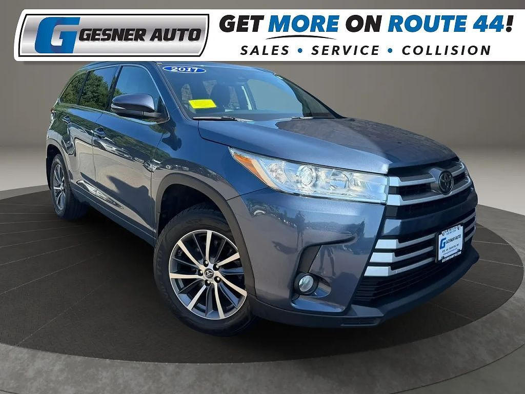 2017 TOYOTA Highlander