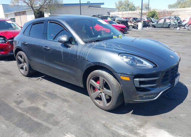 2018 PORSCHE Macan