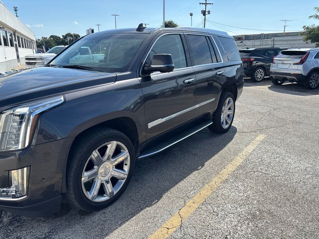 2017 CADILLAC Escalade