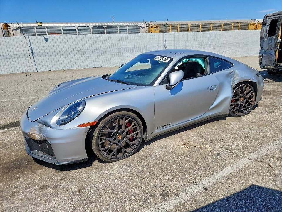2025 PORSCHE 911