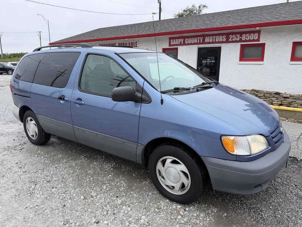2002 TOYOTA Sienna