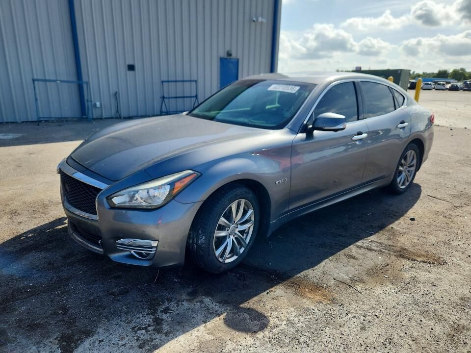 2016 INFINITI Q70