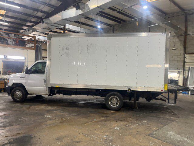 2021 FORD E-450