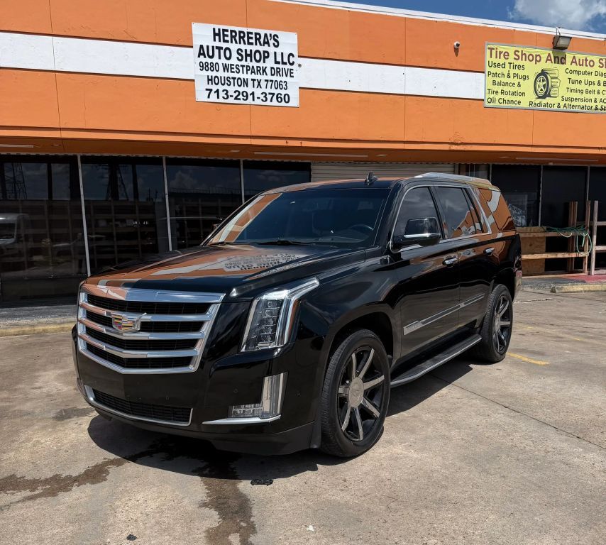 2017 CADILLAC Escalade