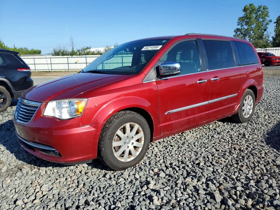 2012 CHRYSLER Town and Country