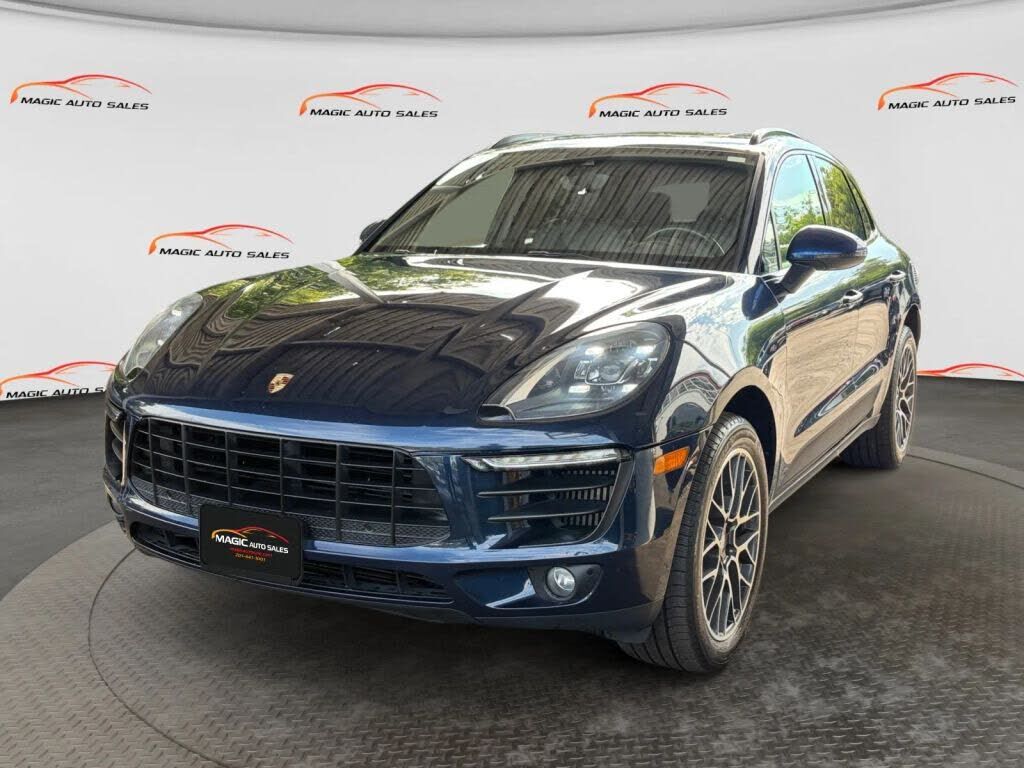 2017 PORSCHE Macan