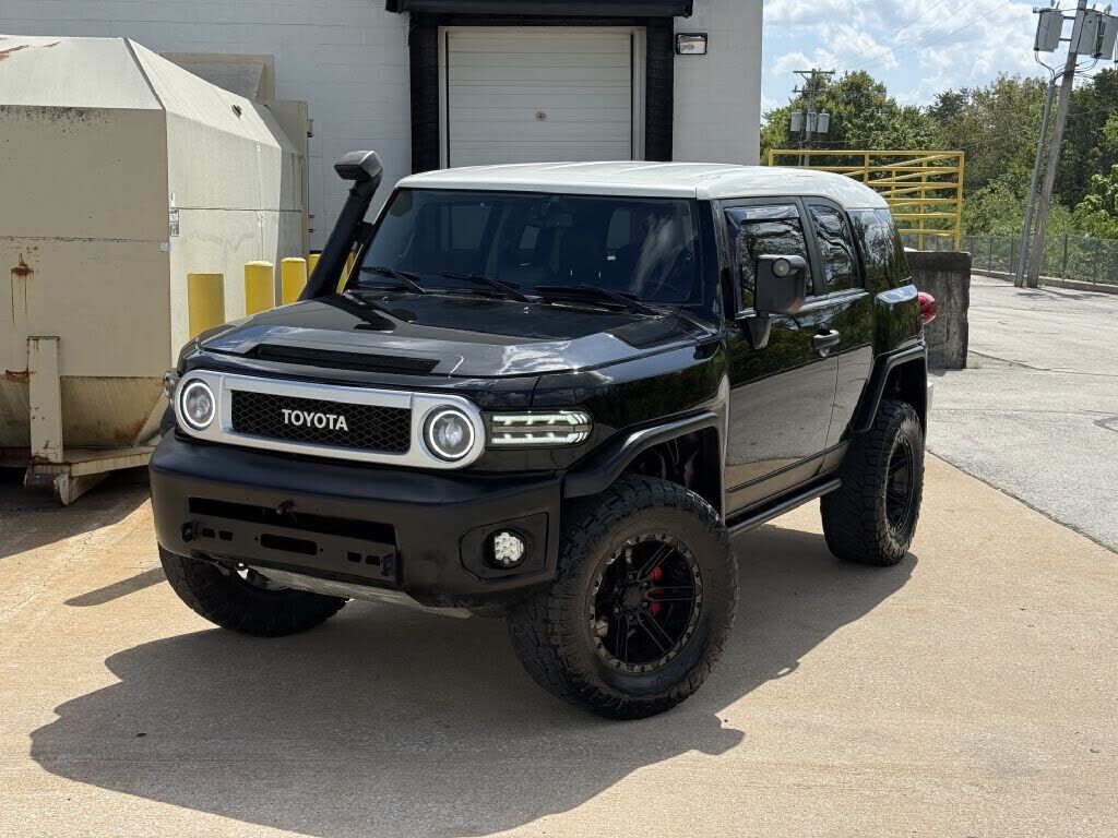2012 TOYOTA FJ Cruiser