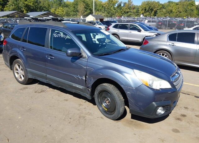 2013 SUBARU Outback