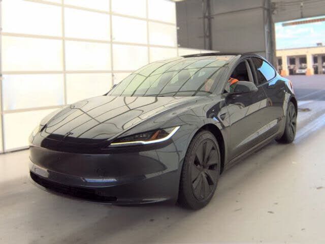 2025 TESLA Model 3