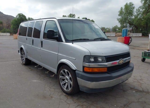 2017 CHEVROLET Express
