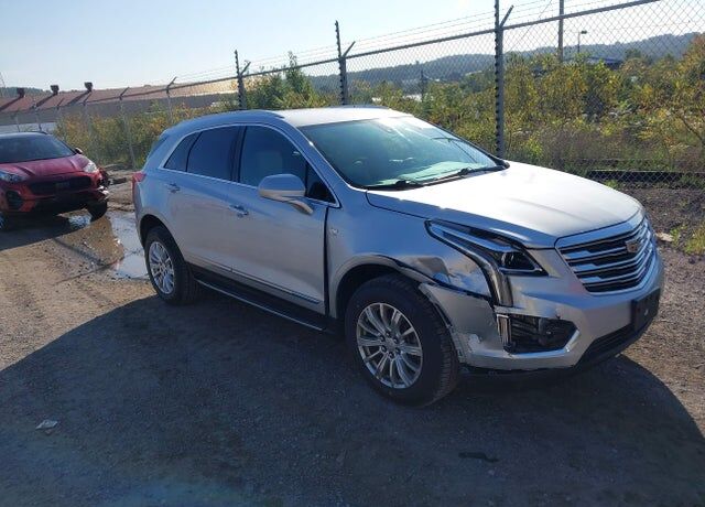 2017 CADILLAC XT5