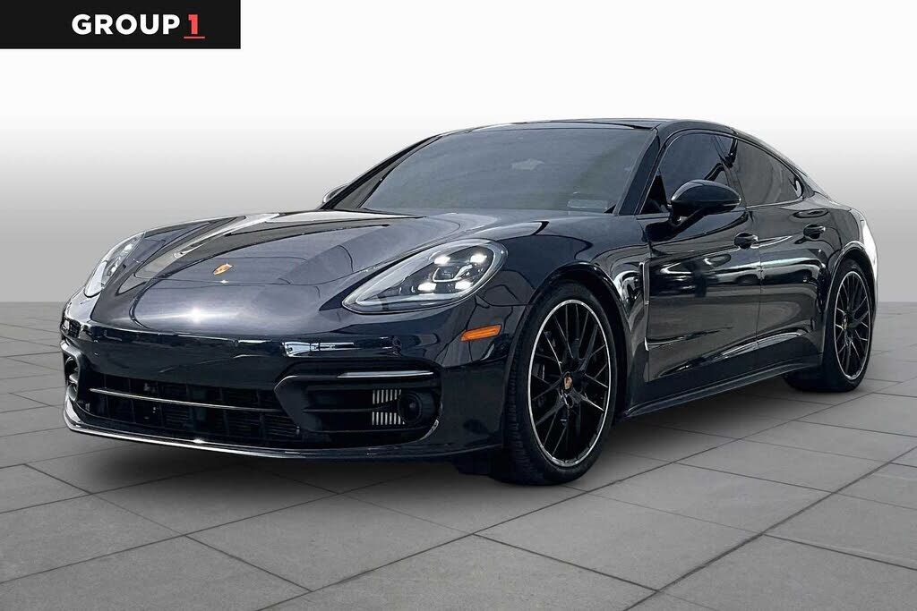 2023 PORSCHE Panamera