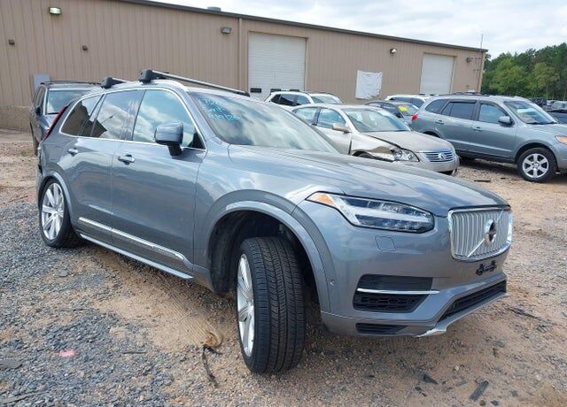 2016 VOLVO XC90