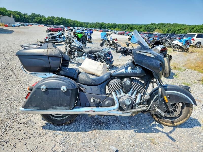 2017 INDIAN MOTORCYCLE Chieftain Dark Horse