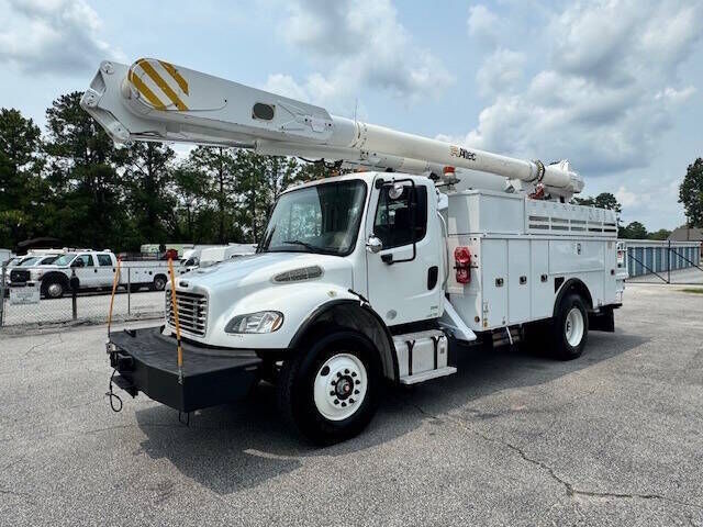 2016 FREIGHTLINER M2