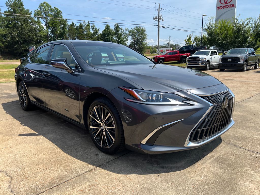 2025 LEXUS ES