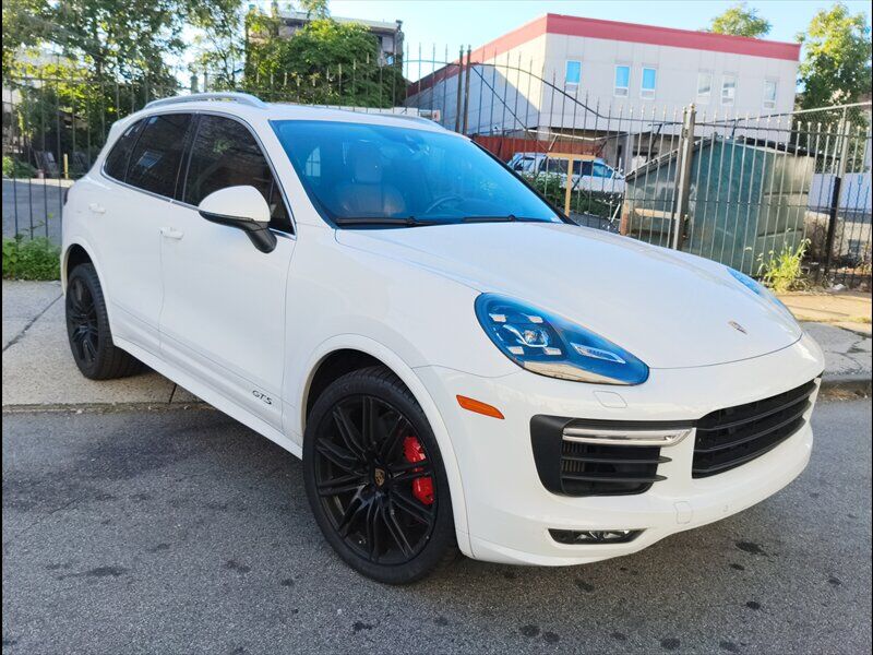 2016 PORSCHE Cayenne