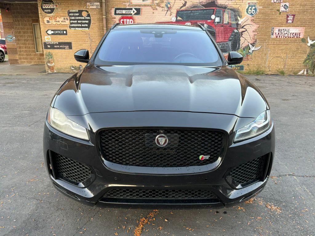2017 JAGUAR F-Pace