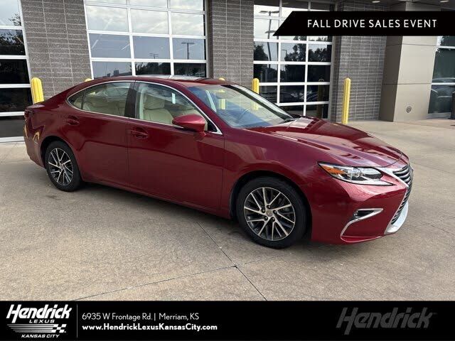 2017 LEXUS ES