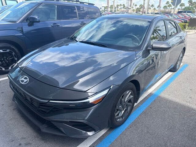 2024 HYUNDAI Elantra