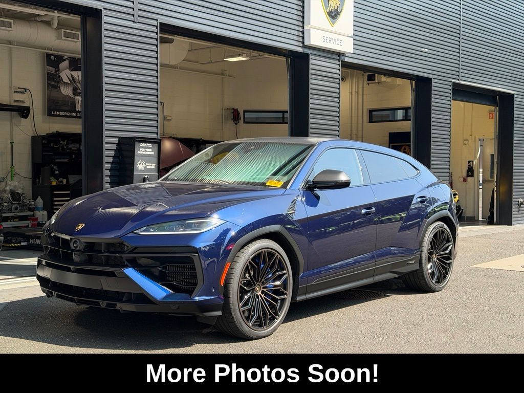 2025 LAMBORGHINI URUS